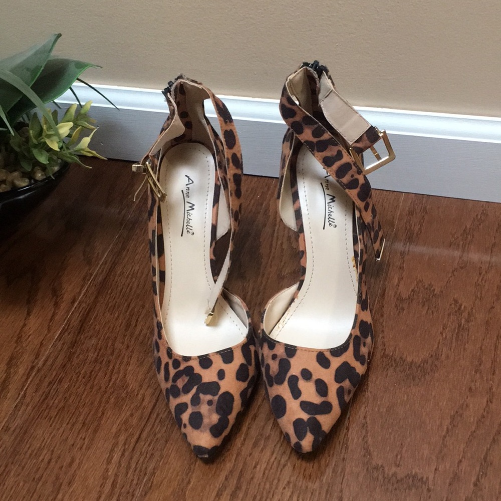 Shoes - Picture 2 of 4